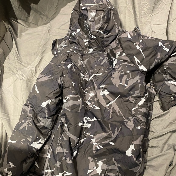 Boys Columbia Winter Jacket - Picture 4 of 5